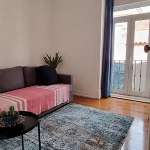 https://charming-central-apartment-to-rent-a-room.hotels-lisbon-portugal.com