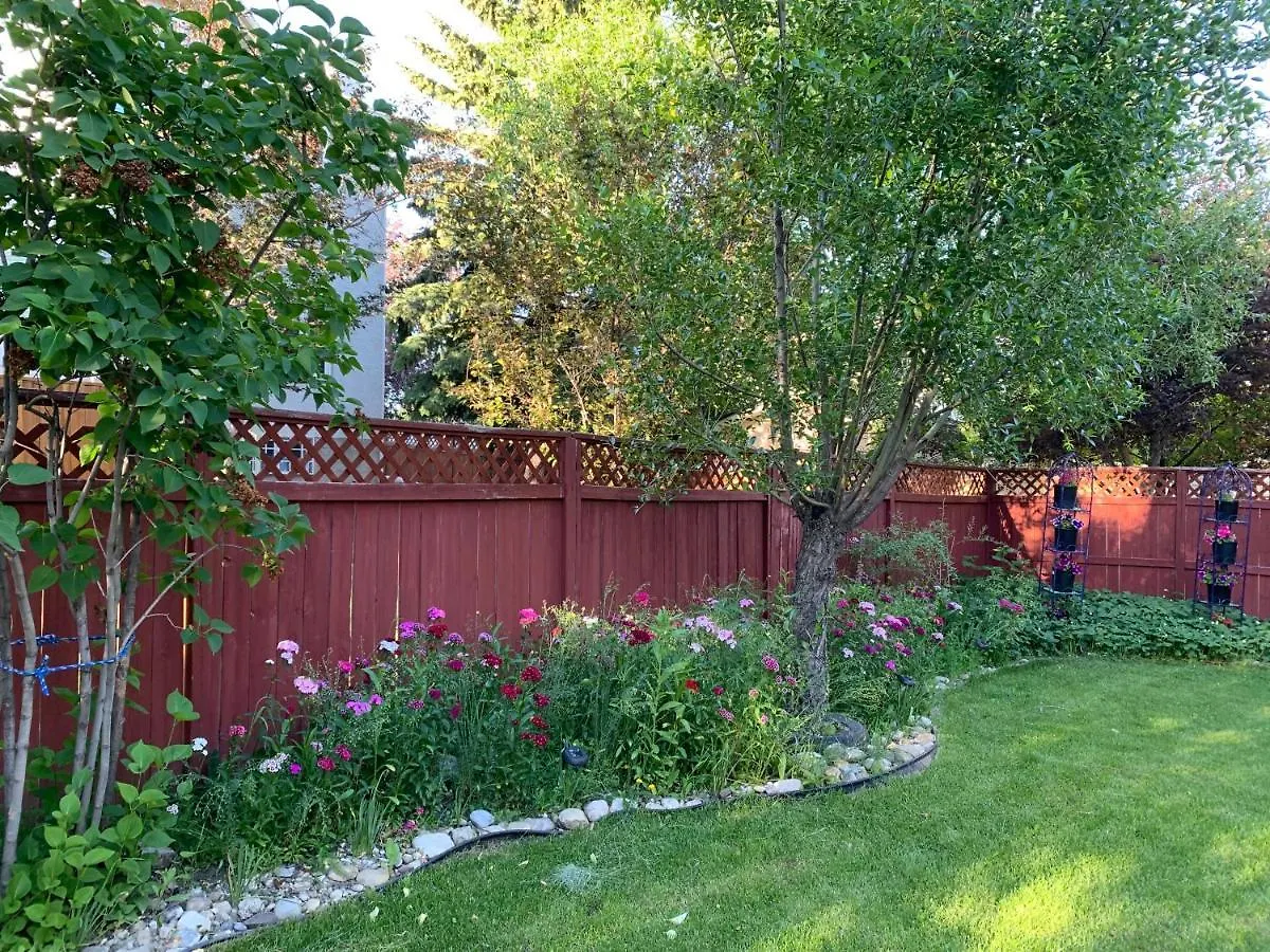 Brother Li Homestay Calgary 0*,