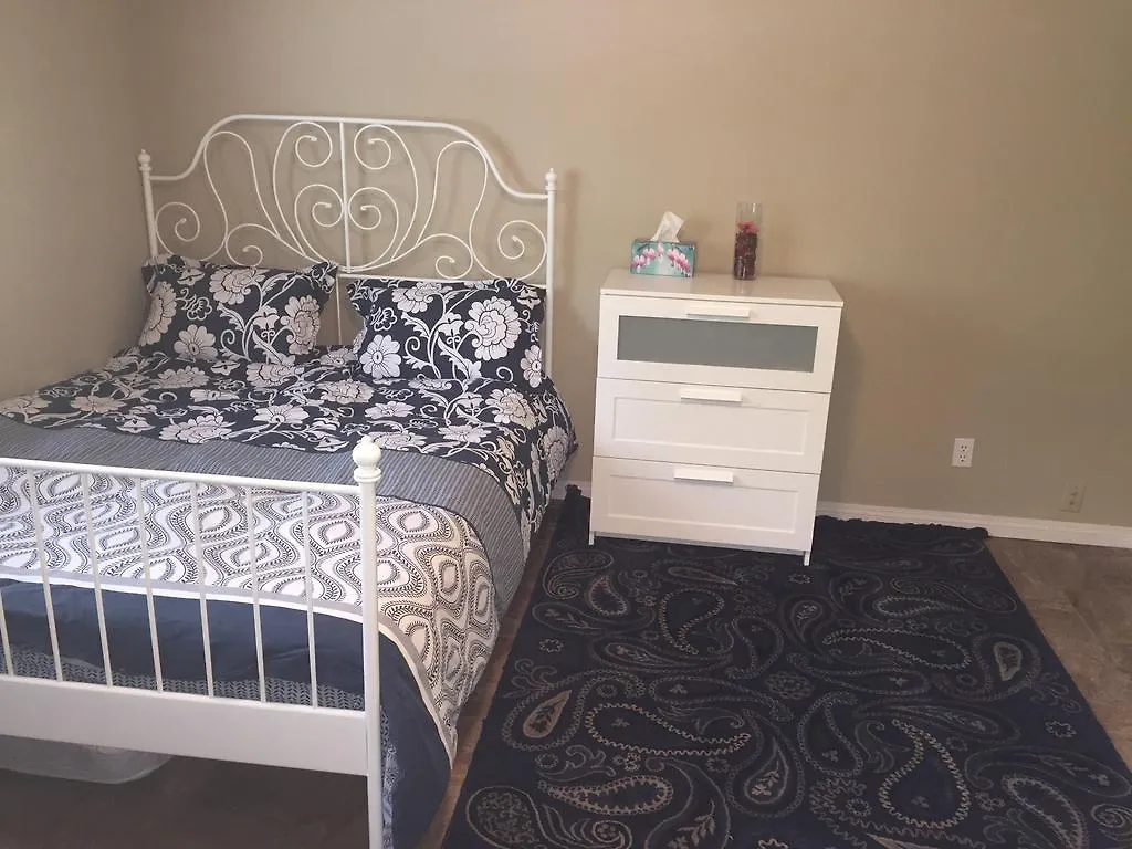Brother Li Homestay Calgary 0*,