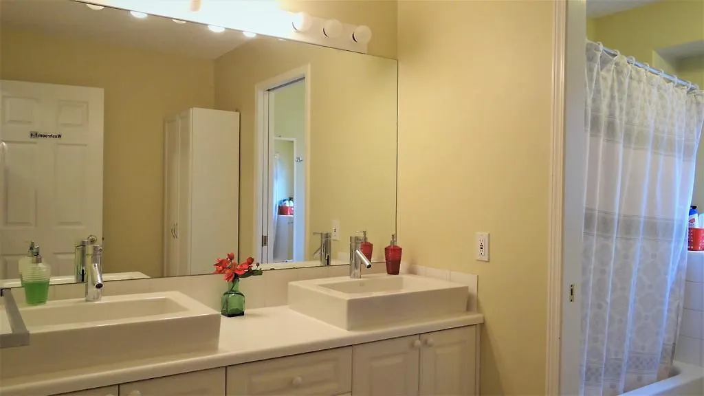Brother Li Homestay Calgary