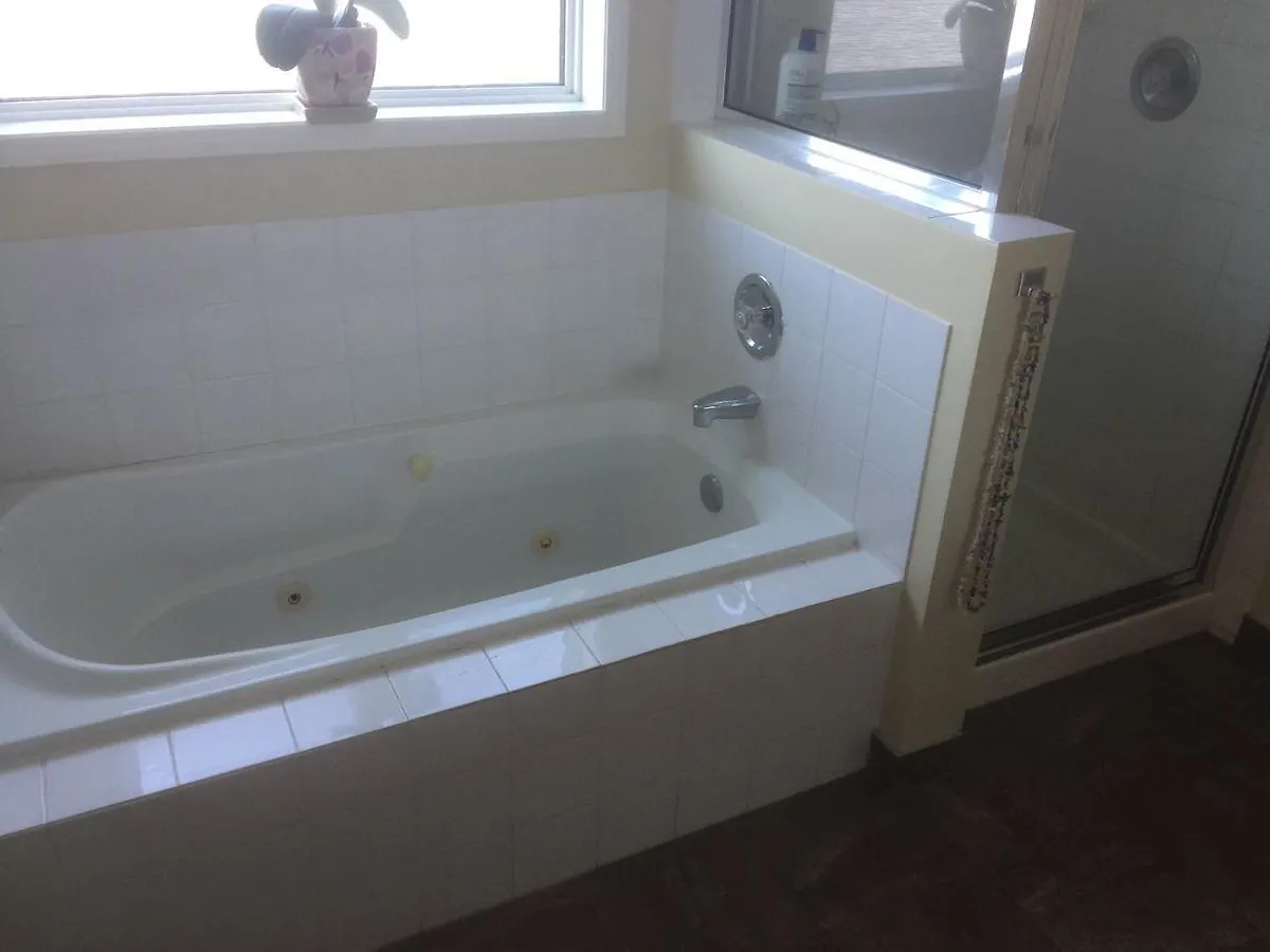 Brother Li Homestay Calgary