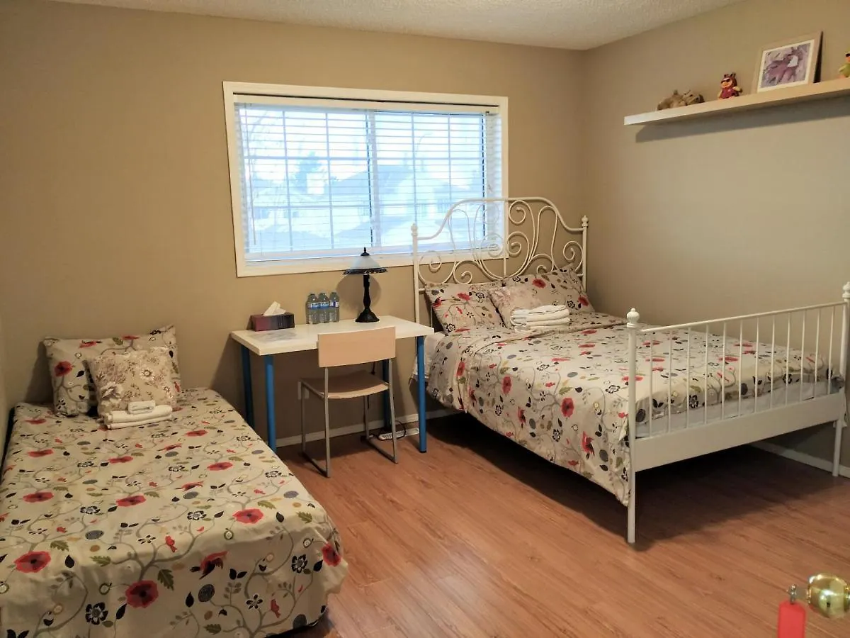 Brother Li Homestay Calgary 0*,  Canada